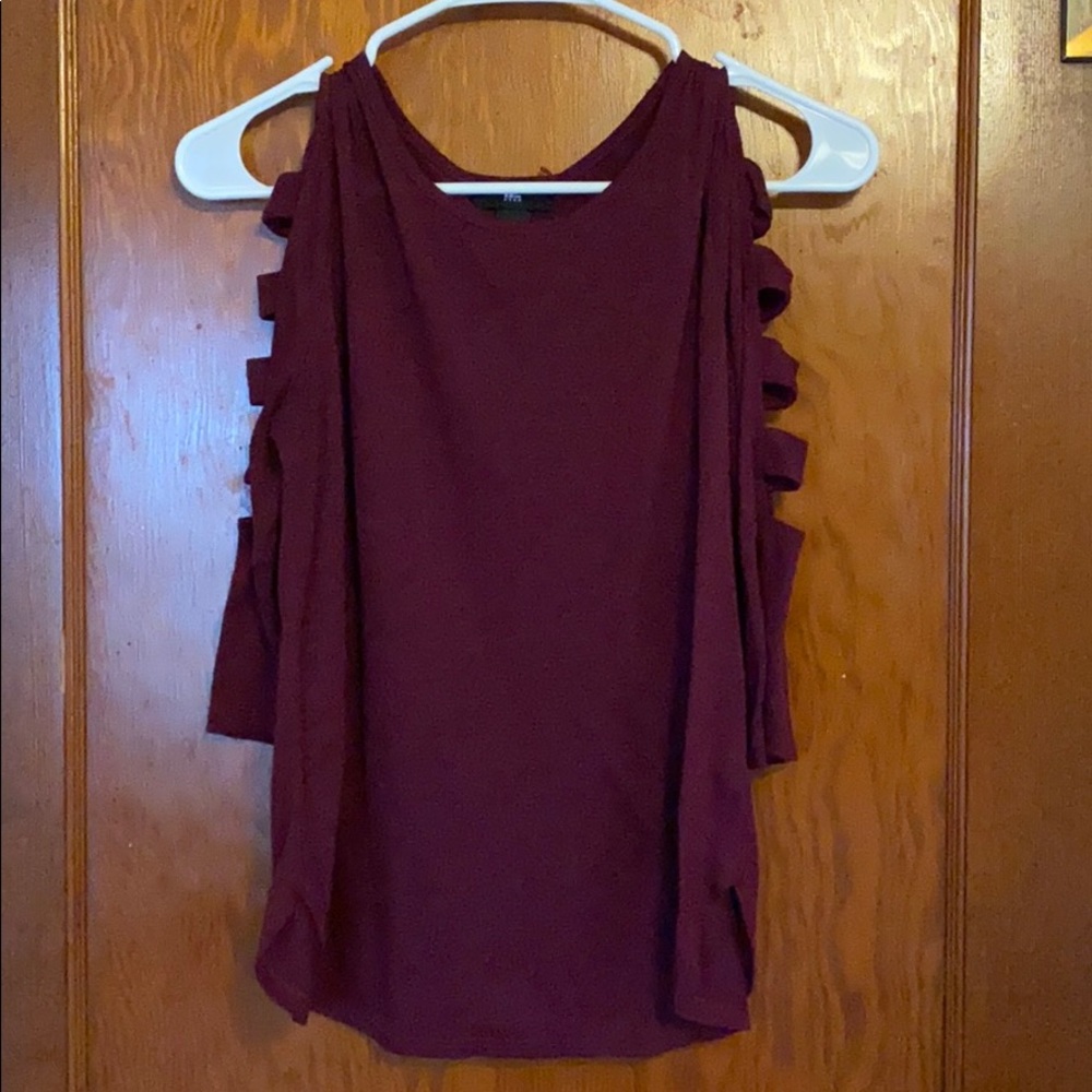 Maroon 3/4 sleeve top